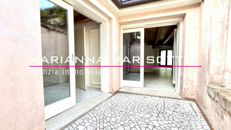 Ns. Esclusiva: il fascino del centro, il privilegio della riservatezza: il rifugio in Margnan a B...