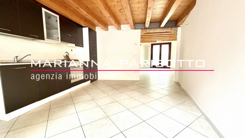 Ns. Esclusiva: il fascino del centro, il privilegio della riservatezza: il rifugio in Margnan a B...