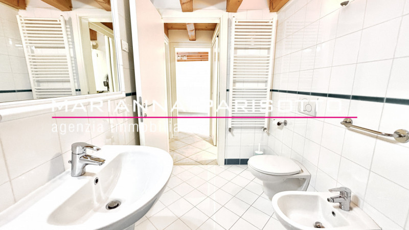 Ns. Esclusiva: il fascino del centro, il privilegio della riservatezza: il rifugio in Margnan a B...