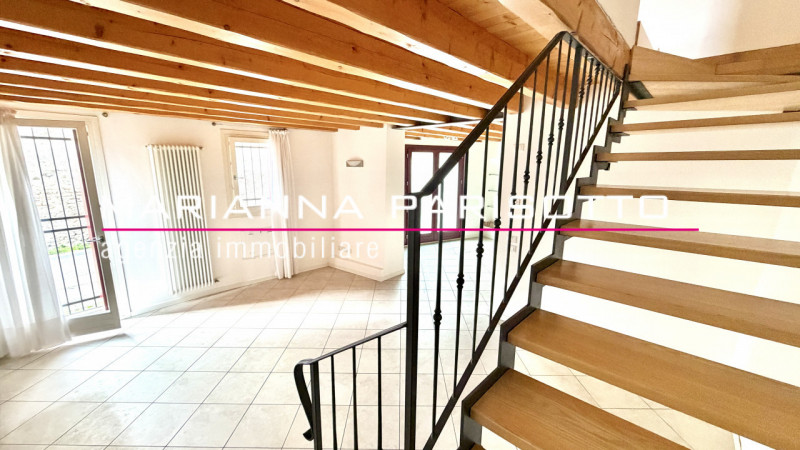 Ns. Esclusiva: il fascino del centro, il privilegio della riservatezza: il rifugio in Margnan a B...