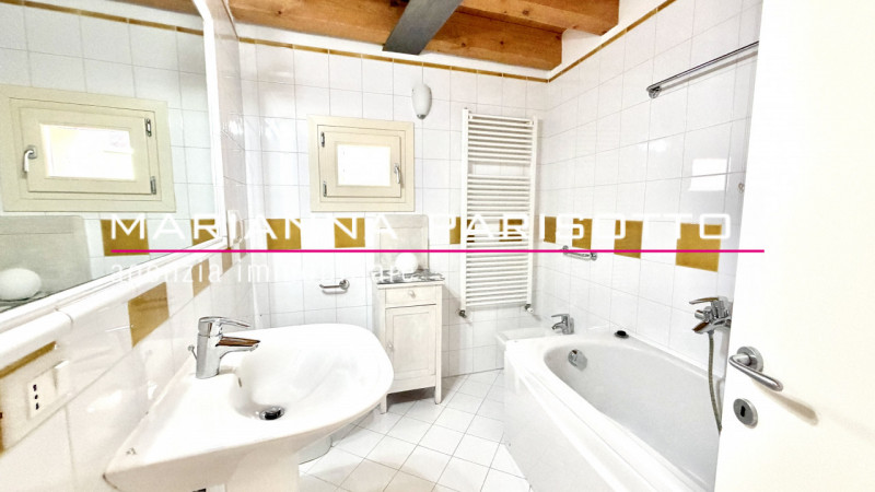 Ns. Esclusiva: il fascino del centro, il privilegio della riservatezza: il rifugio in Margnan a B...