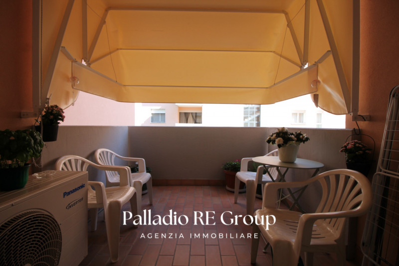 In una delle zone più richieste di Vicenza, precisamente lungo Viale Trieste, proponiamo in vendi...