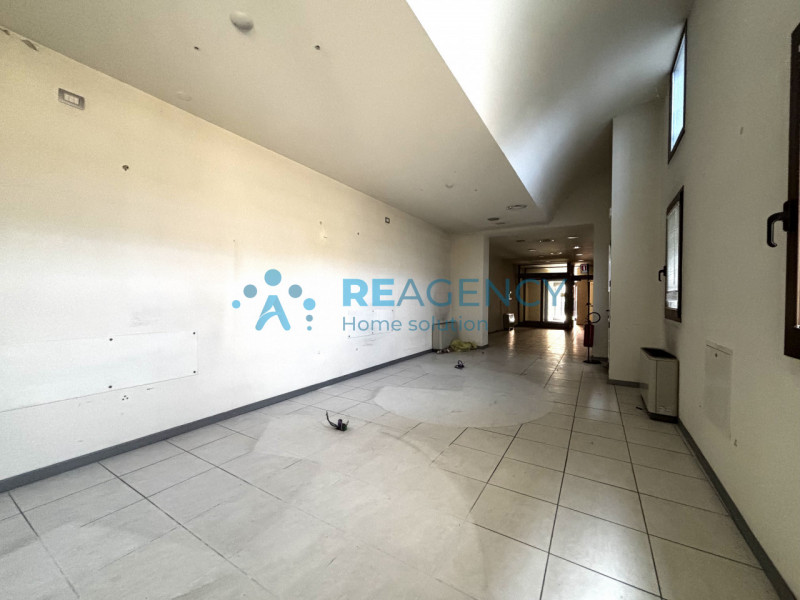 MONTAGNANA - IN CENTRO STORICO

Stai cercando un NUOVO UFFICIO per la tua attività in piena zona ...