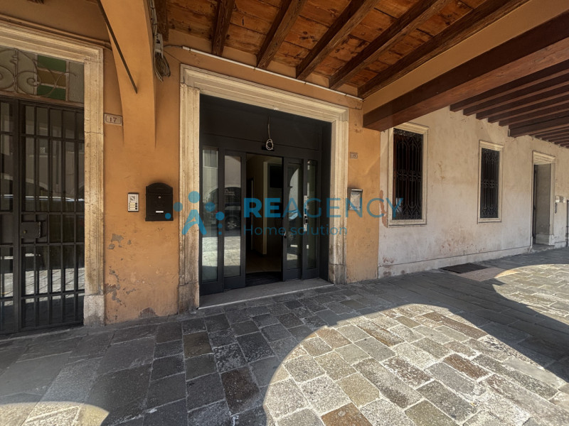 MONTAGNANA - IN CENTRO STORICO

Stai cercando un NUOVO UFFICIO per la tua attività in piena zona ...