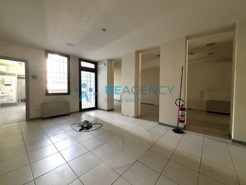 MONTAGNANA - IN CENTRO STORICO

Stai cercando un NUOVO NEGOZIO IN LOCAZIONE per la tua attività i...