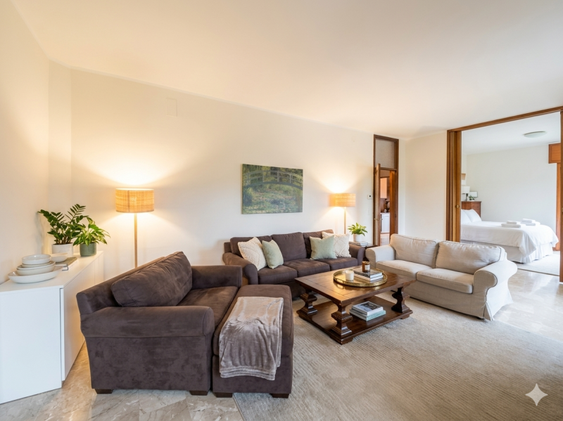 Ampio appartamento signorile in posizione strategica: a due passi da Corso Palladio e vicinissimo...