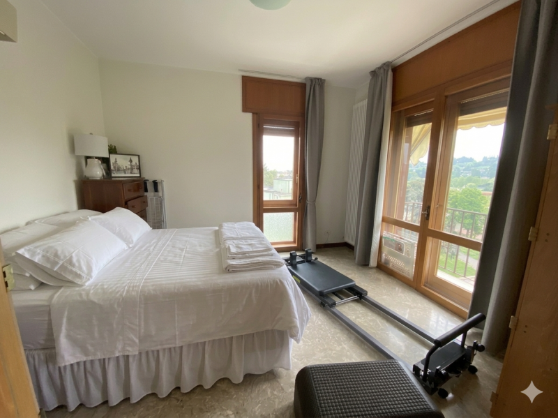 Ampio appartamento signorile in posizione strategica: a due passi da Corso Palladio e vicinissimo...