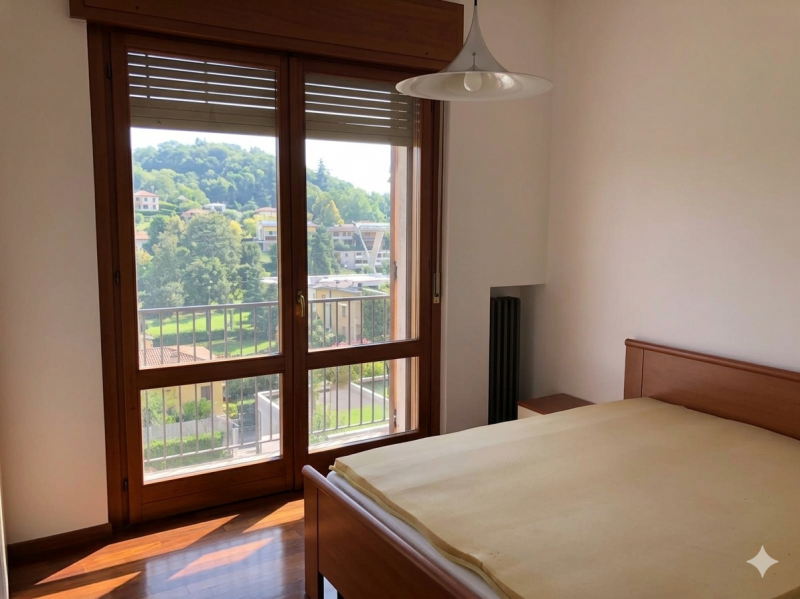 Ampio appartamento signorile in posizione strategica: a due passi da Corso Palladio e vicinissimo...