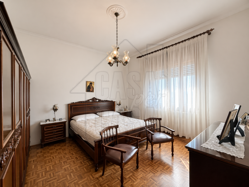 Proponiamo in vendita esclusiva casa singola anni '70 di circa 260 mq.

Questa proprietà, si dist...