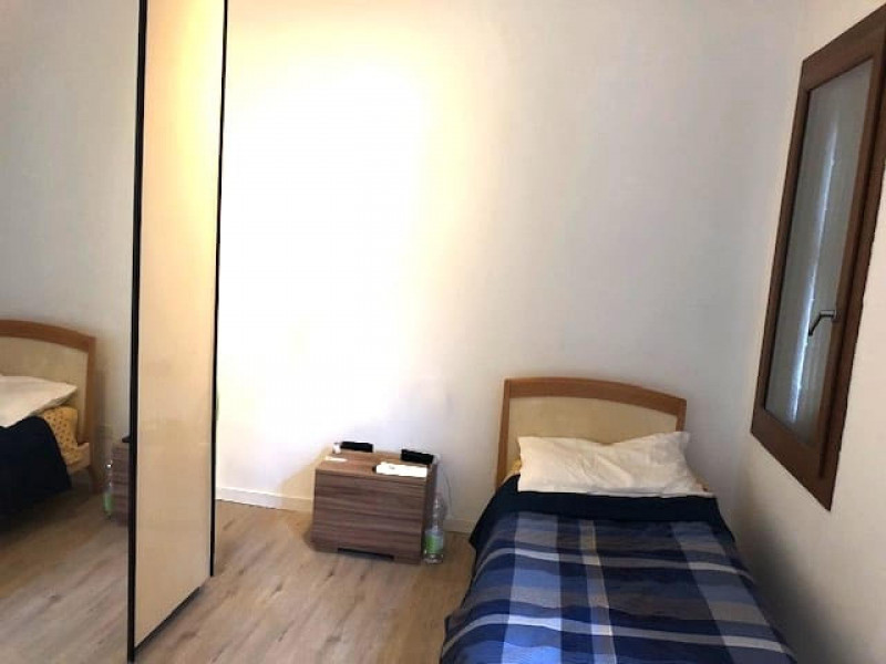 Scopri il tuo nuovo rifugio nel cuore di Albignasego! Questo affascinante appartamento al primo p...