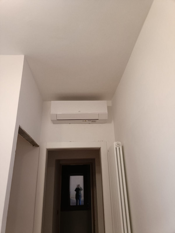 Scopri il tuo nuovo rifugio nel cuore di Albignasego! Questo affascinante appartamento al primo p...