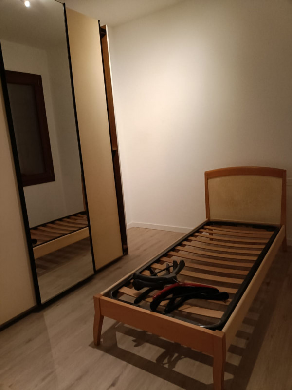 Scopri il tuo nuovo rifugio nel cuore di Albignasego! Questo affascinante appartamento al primo p...