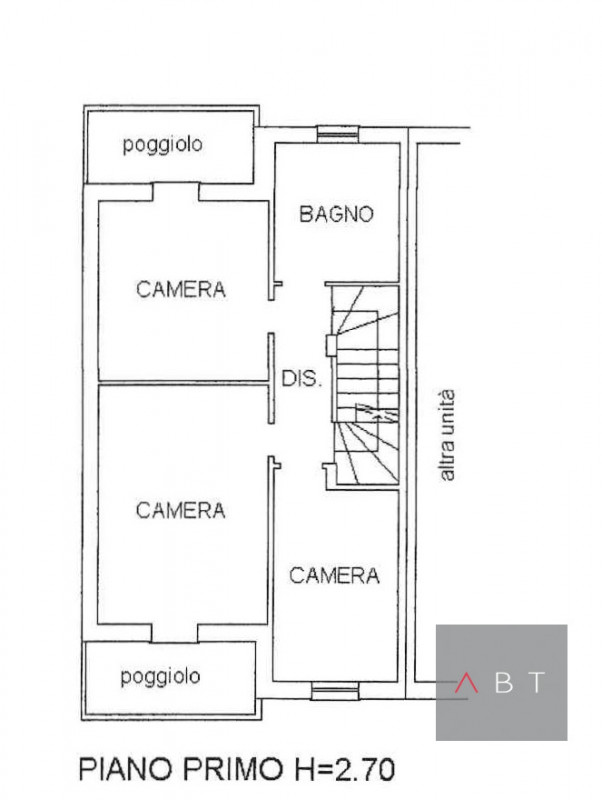 Situata in centro paese, porzione di quadrifamiliare di testa e composta di: ingresso, soggiorno,...