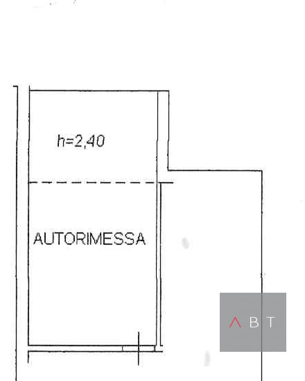 Situata in centro paese, porzione di quadrifamiliare di testa e composta di: ingresso, soggiorno,...