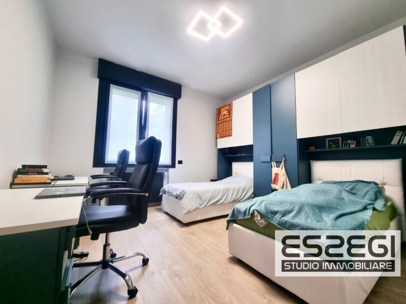 A Padova in via Domenico Turazza, proponiamo in vendita appartamento trilocale posto al piano ter...