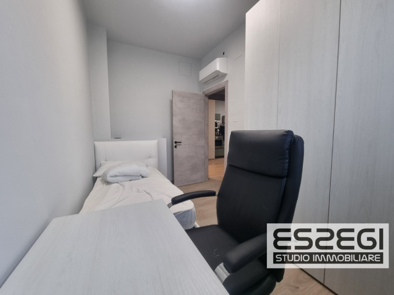 A Padova in via Domenico Turazza, proponiamo in vendita appartamento trilocale posto al piano ter...