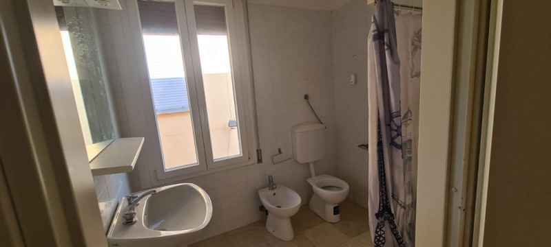 Proponiamo in vendita un'ottima opportunità per imprenditori e professionisti nel cuore di Saonar...