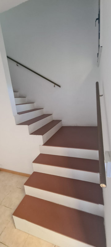 Proponiamo in vendita un'ottima opportunità per imprenditori e professionisti nel cuore di Saonar...