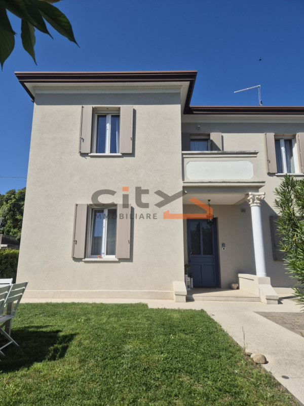 Bassano del Grappa - in posizione comoda ai principali servizi e a pochi minuti dal centro, propo...