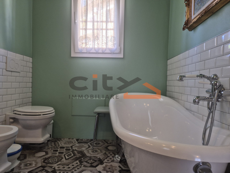 Bassano del Grappa - in posizione comoda ai principali servizi e a pochi minuti dal centro, propo...