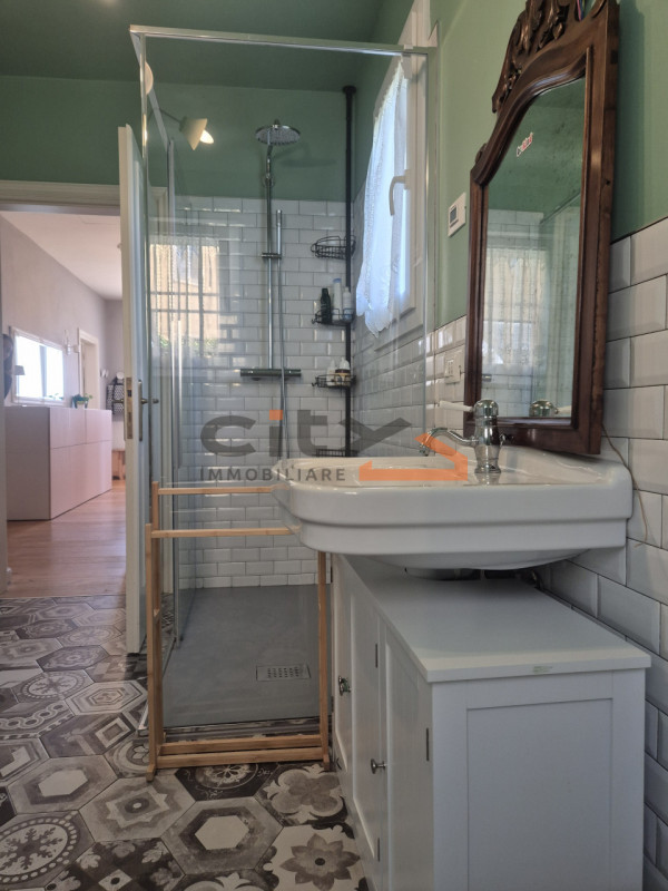 Bassano del Grappa - in posizione comoda ai principali servizi e a pochi minuti dal centro, propo...