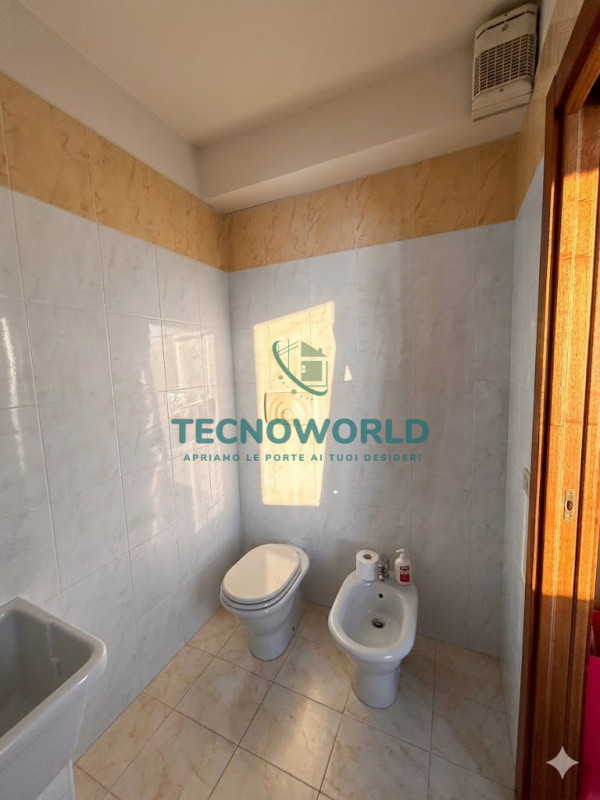 Proponiamo in vendita un accogliente appartamento trilocale di circa 75 mq situato nel cuore  di ...