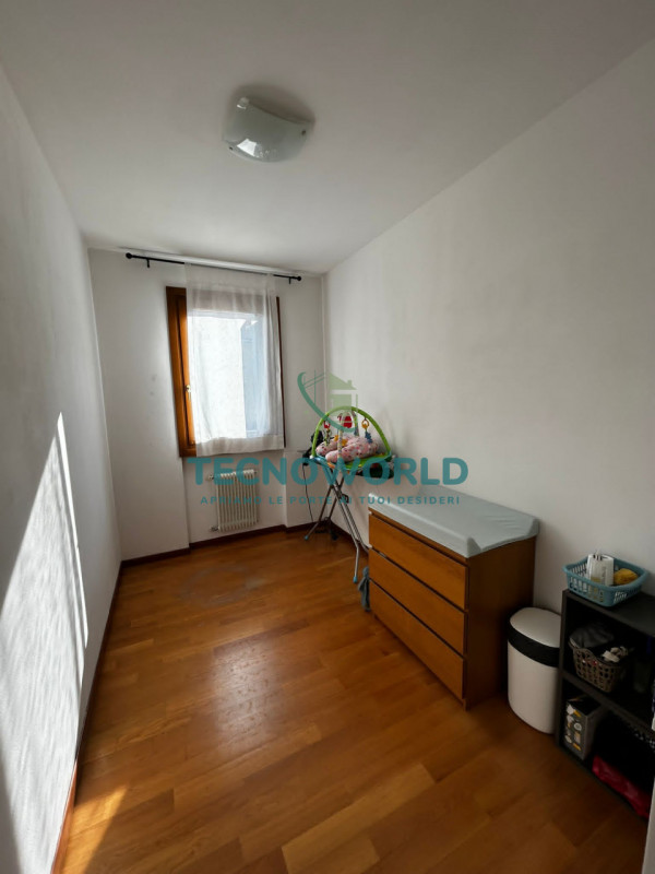 Proponiamo in vendita un accogliente appartamento trilocale di circa 75 mq situato nel cuore  di ...