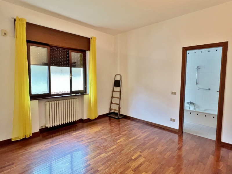 VILLETTA SINGOLA COMPOSTA DA DUE BICAMERE INDIPENDENTI IN VENDITA A VICENZA NELLA VIVACE ZONA DI ...