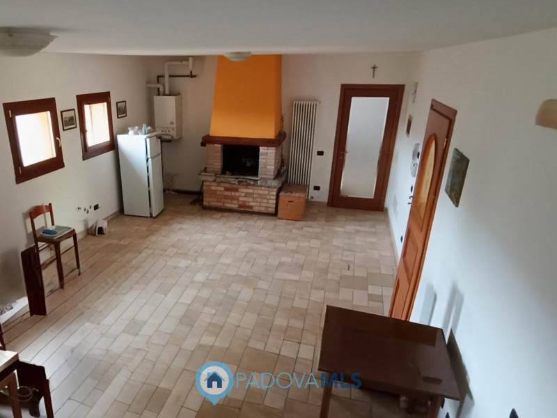 Immobile in esclusiva al Gruppo Padova MLS
Casalserugo splendida porzione di rustico con spazi in...