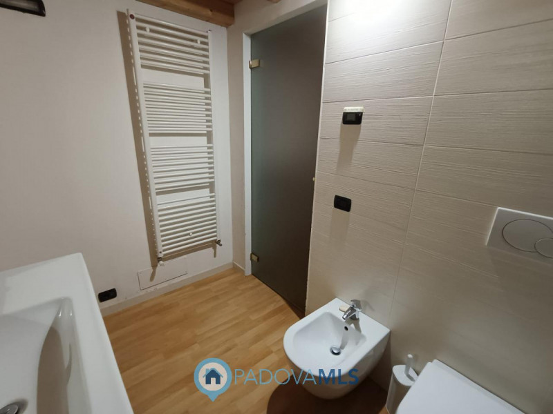 Immobile in esclusiva al Gruppo Padova MLS
Casalserugo splendida porzione di rustico con spazi in...