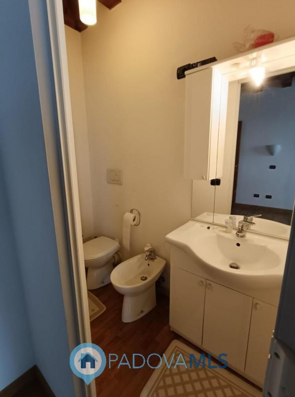 Immobile in esclusiva al Gruppo Padova MLS
Casalserugo splendida porzione di rustico con spazi in...