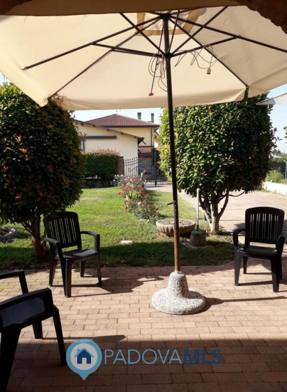 Immobile in esclusiva al Gruppo Padova MLS
Casalserugo splendida porzione di rustico con spazi in...