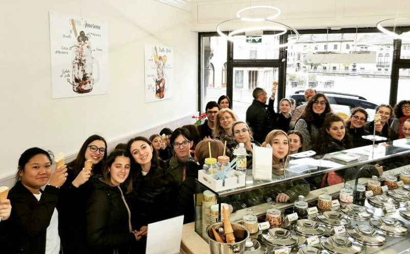 L'immobiliare Giada vi proponi in esclusiva questa bellissima attività commerciale.

Nel cuore de...
