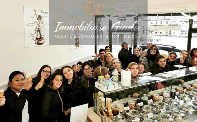 L'immobiliare Giada vi proponi in esclusiva questa bellissima attività commerciale.

Nel cuore de...