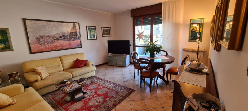 Proponiamo in vendita un introvabile appartamento duplex situato nel servitissimo quartiere di Po...