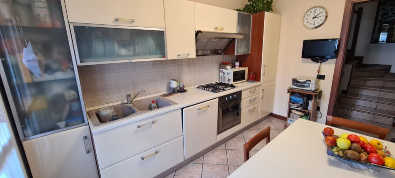 Proponiamo in vendita un introvabile appartamento duplex situato nel servitissimo quartiere di Po...