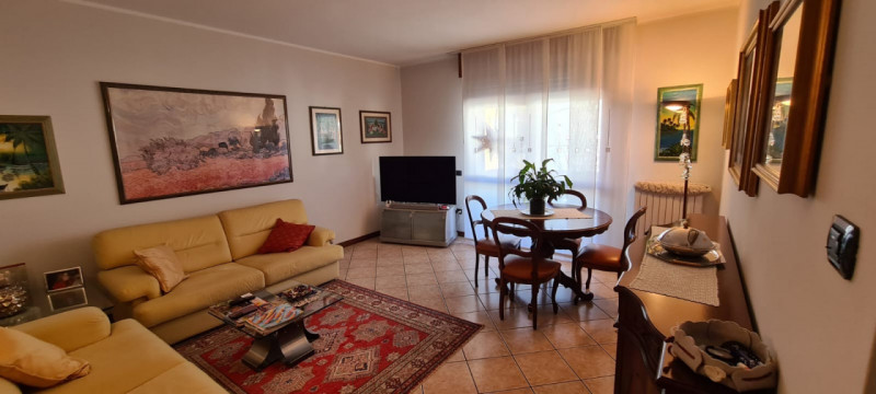 Proponiamo in vendita un introvabile appartamento duplex situato nel servitissimo quartiere di Po...