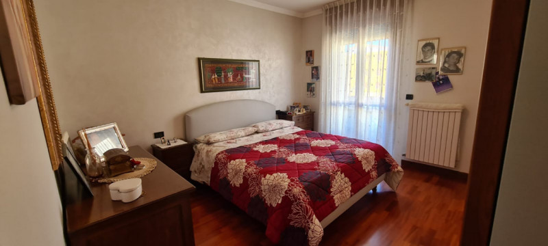 Proponiamo in vendita un introvabile appartamento duplex situato nel servitissimo quartiere di Po...