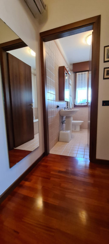 Proponiamo in vendita un introvabile appartamento duplex situato nel servitissimo quartiere di Po...