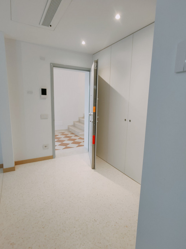 Prato della Valle piano terra esposto a sud appartamento composto da soggiorno con cottura, matri...