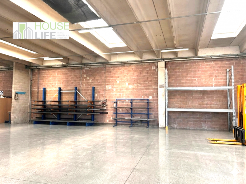 THIENE: CAPANNONE ARTIGIANALE LOCATO di 450 mq totali, di cui circa 65 mq di uffici, 65 di locali...