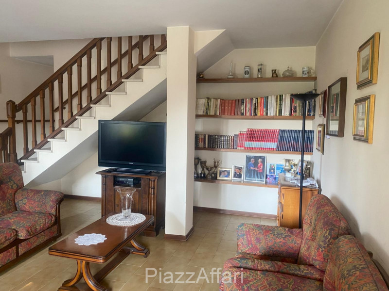 In pieno centro storico a Piove di Sacco, esattamente di fronte alla Chiesetta di San Nicolò ed a...