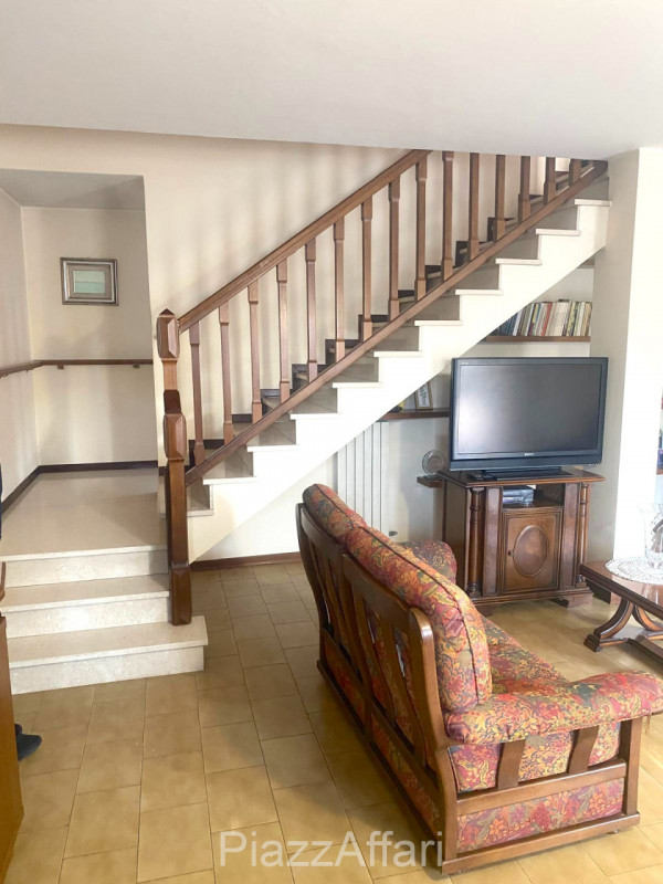 In pieno centro storico a Piove di Sacco, esattamente di fronte alla Chiesetta di San Nicolò ed a...