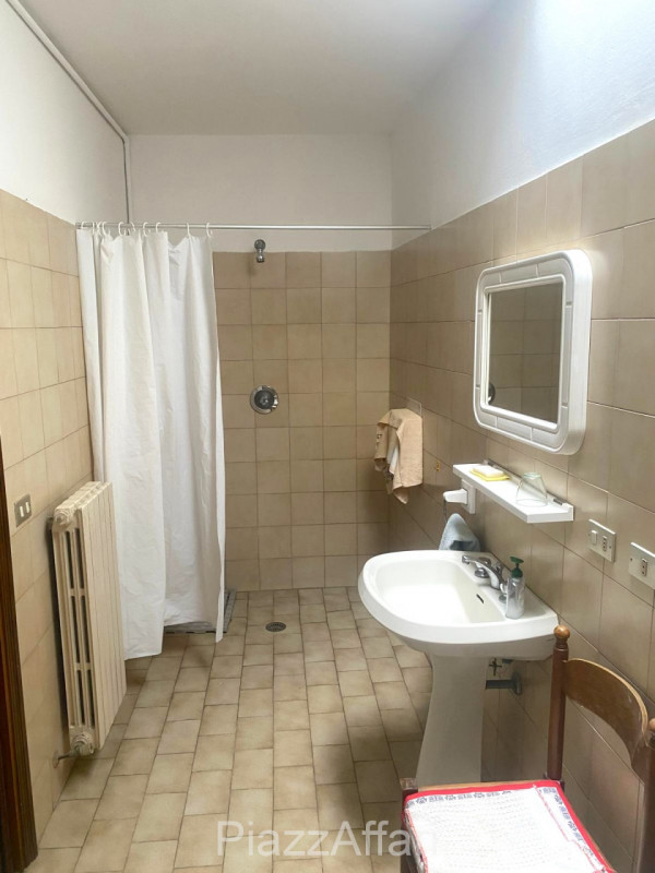 In pieno centro storico a Piove di Sacco, esattamente di fronte alla Chiesetta di San Nicolò ed a...