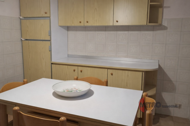 APPARTAMENTO TRICAMERE CON GARAGE, BALCONCINI E PARCO PRIVATO
In vendita con Metro Immobiliare

I...