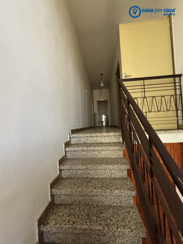 APPROVATO GRUPPO CASA PER CASA: VALUTATO, CONTROLLATO, GESTITO IN ESCLUSIVA!

ZONA:
L’immobile è ...