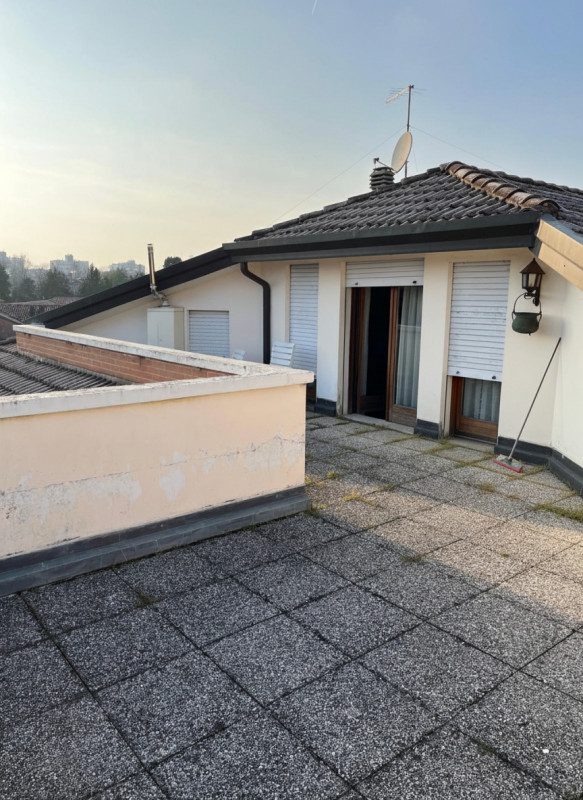 CITTA' GIARDINO: Classe Energetica E - EPgl,nren 167,46 Kwh/mq. anno.
In piccola ed elegante pala...