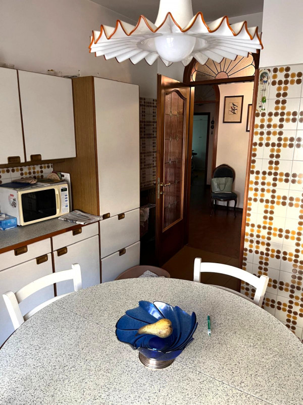 CITTA' GIARDINO: Classe Energetica E - EPgl,nren 167,46 Kwh/mq. anno.
In piccola ed elegante pala...