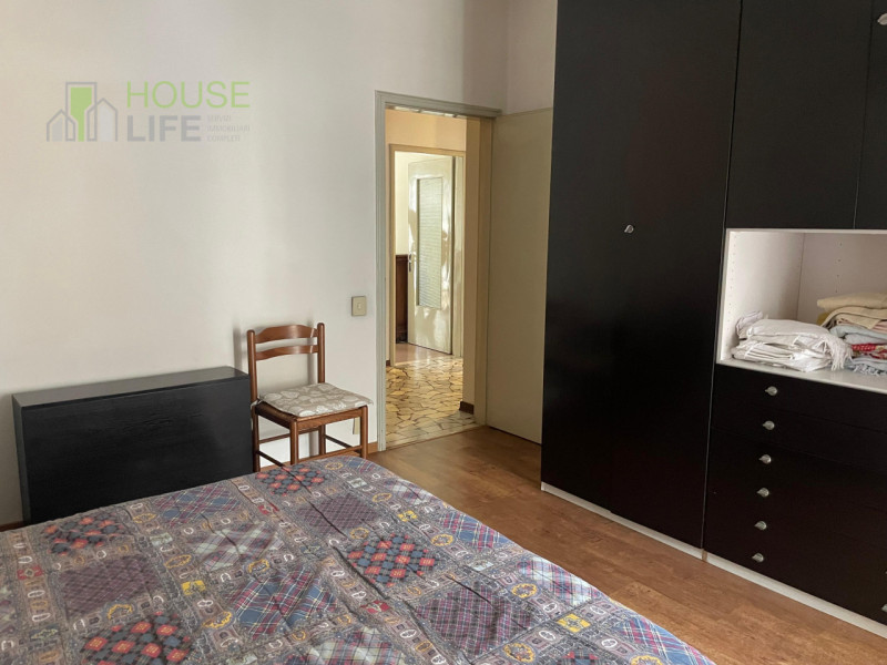 RECOARO TERME: spazioso APPARTAMENTO BICAMERE in pieno centro con poggiolo, veranda, soffitta, te...