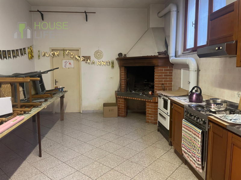 RECOARO TERME – In zona comoda a tutti i principali servizi, all’interno di un contesto tranquill...